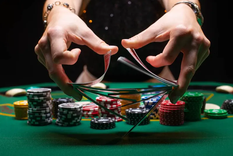 Kỹ thuật “đặt theo dealer” – Có thật sự hiệu quả trong Casino trực tuyến QQ88? 1 Không chỉ là may rủi — đặt cược theo Dealer là một chiến lược có tính toán